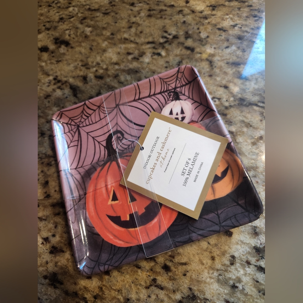 Cupcakes&Cashmere- Halloween Appetizer Plates(6) - Picture 2 of 4